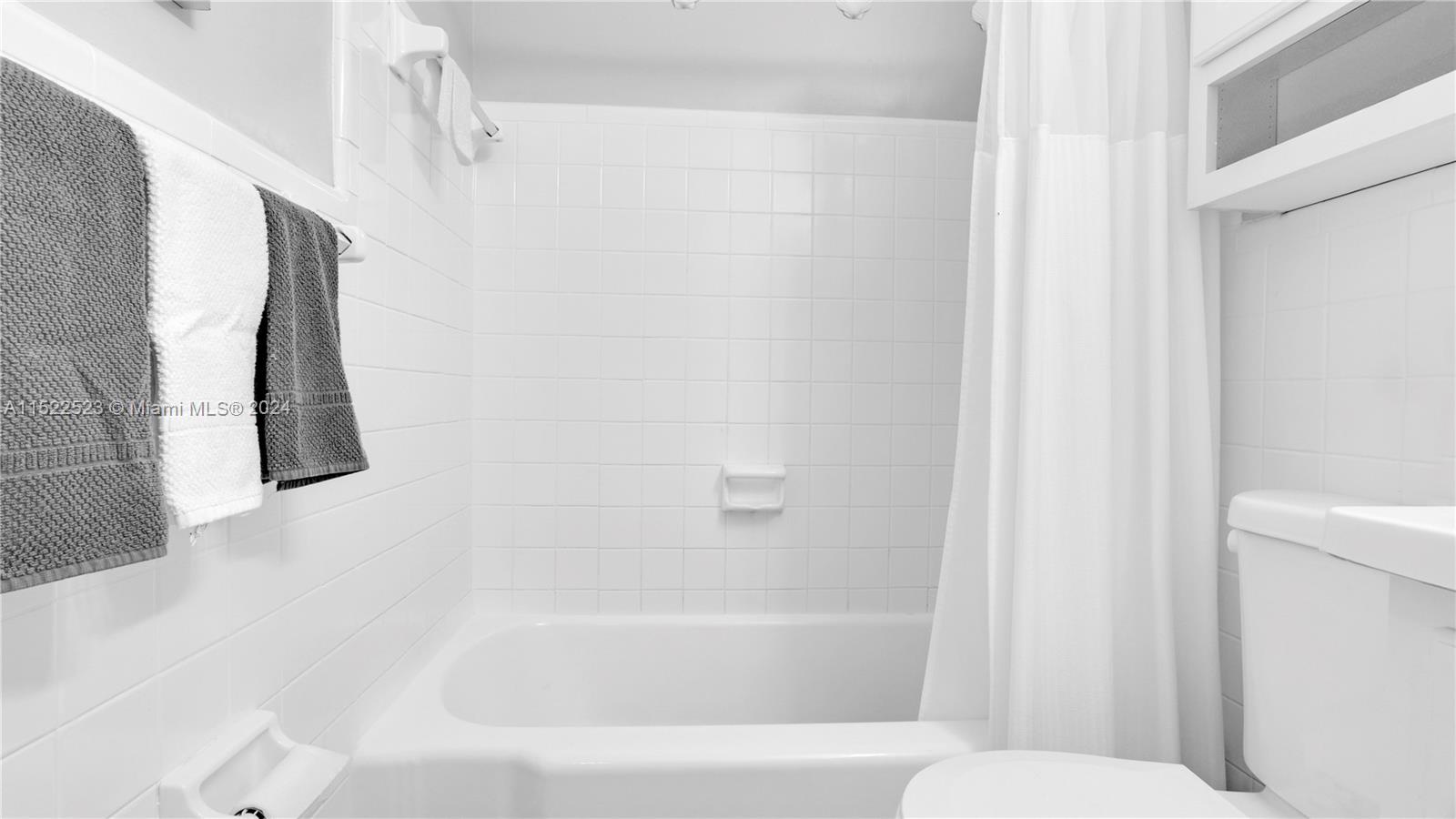 815 SW 11th Ave 23G, Hallandale Beach, Florida 33009, 2 Bedrooms Bedrooms, ,1 BathroomBathrooms,Residential,For Sale,815 SW 11th Ave 23G,A11522523