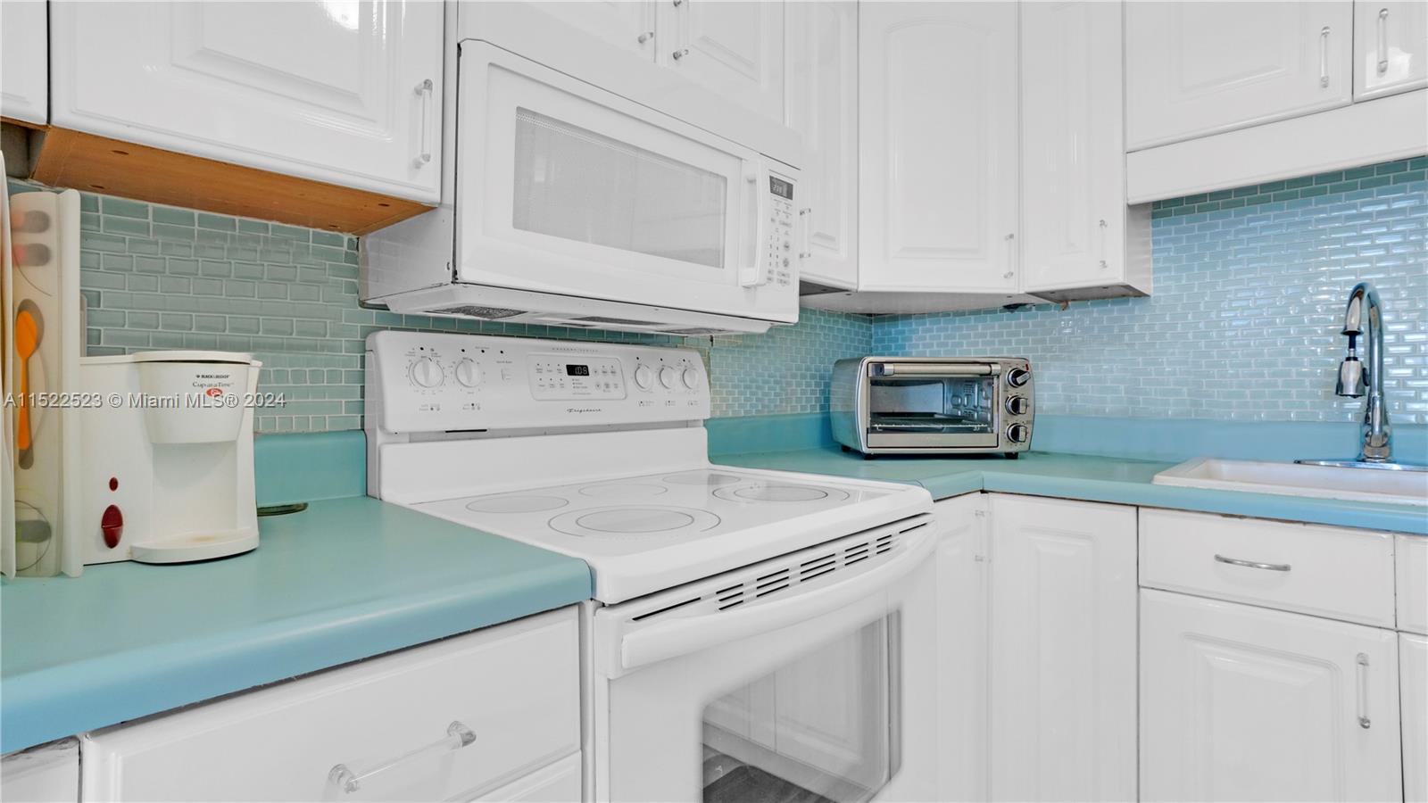 815 SW 11th Ave 23G, Hallandale Beach, Florida 33009, 2 Bedrooms Bedrooms, ,1 BathroomBathrooms,Residential,For Sale,815 SW 11th Ave 23G,A11522523