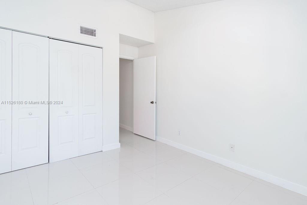 640 S Park Rd 21-4, Hollywood, Florida 33021, 3 Bedrooms Bedrooms, ,2 BathroomsBathrooms,Residentiallease,For Rent,640 S Park Rd 21-4,A11526180
