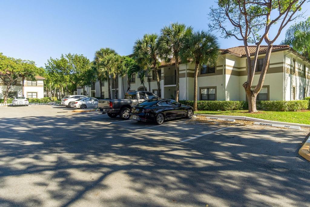 640 S Park Rd 21-4, Hollywood, Florida 33021, 3 Bedrooms Bedrooms, ,2 BathroomsBathrooms,Residentiallease,For Rent,640 S Park Rd 21-4,A11526180