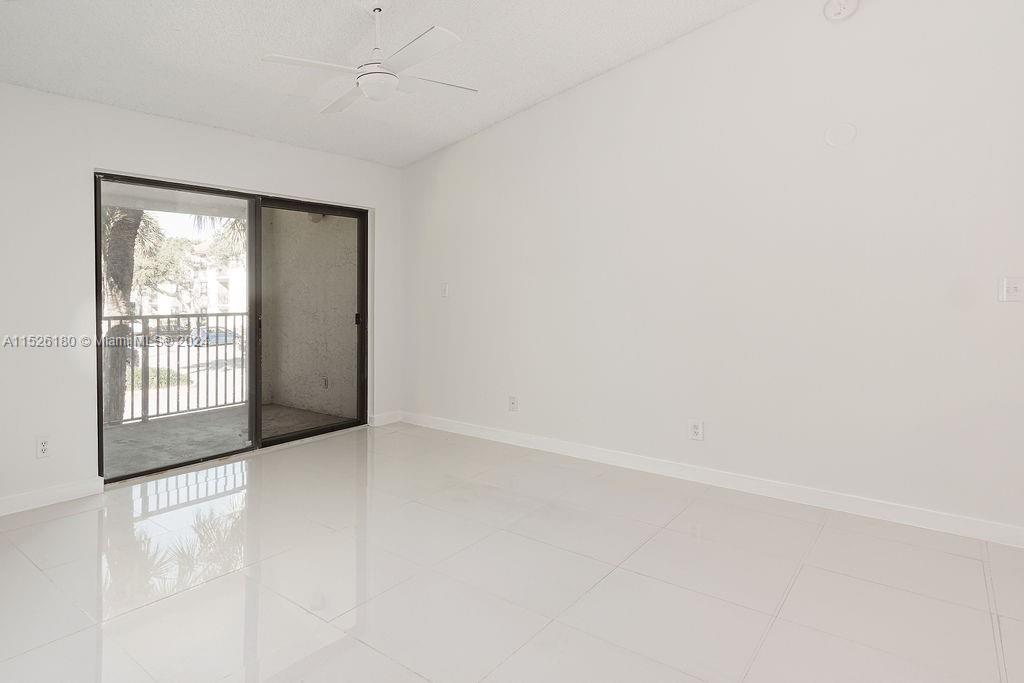 640 S Park Rd 21-4, Hollywood, Florida 33021, 3 Bedrooms Bedrooms, ,2 BathroomsBathrooms,Residentiallease,For Rent,640 S Park Rd 21-4,A11526180