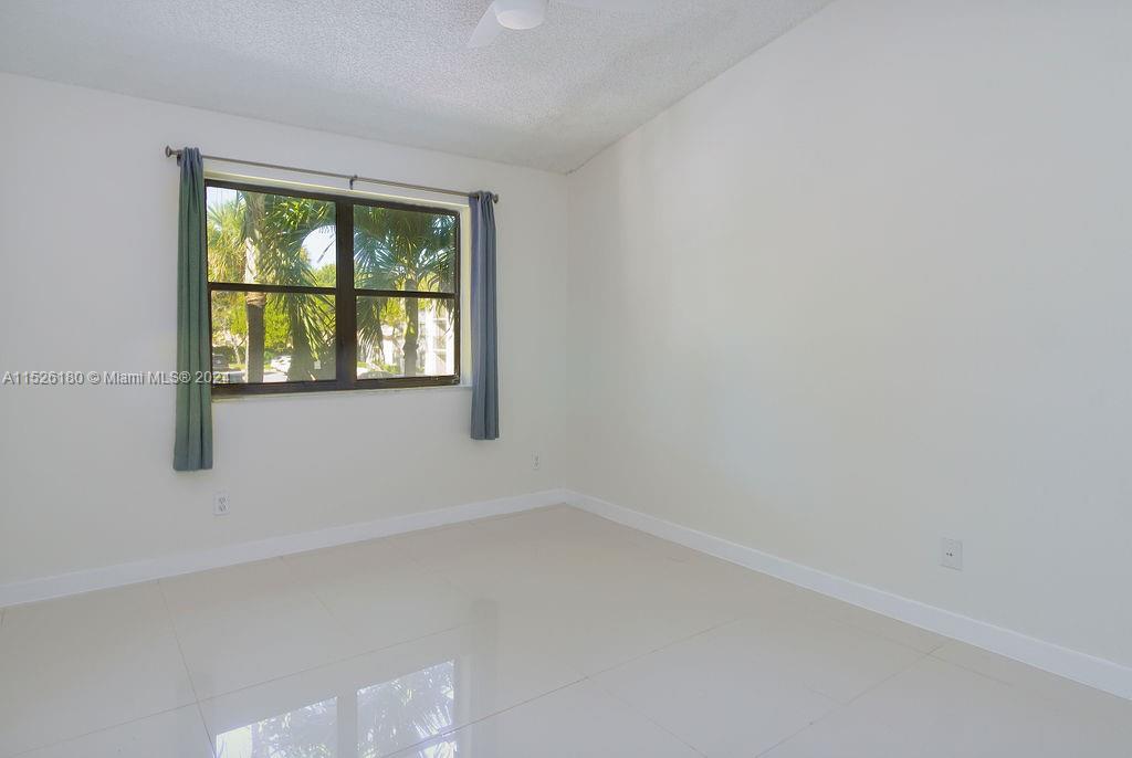 640 S Park Rd 21-4, Hollywood, Florida 33021, 3 Bedrooms Bedrooms, ,2 BathroomsBathrooms,Residentiallease,For Rent,640 S Park Rd 21-4,A11526180