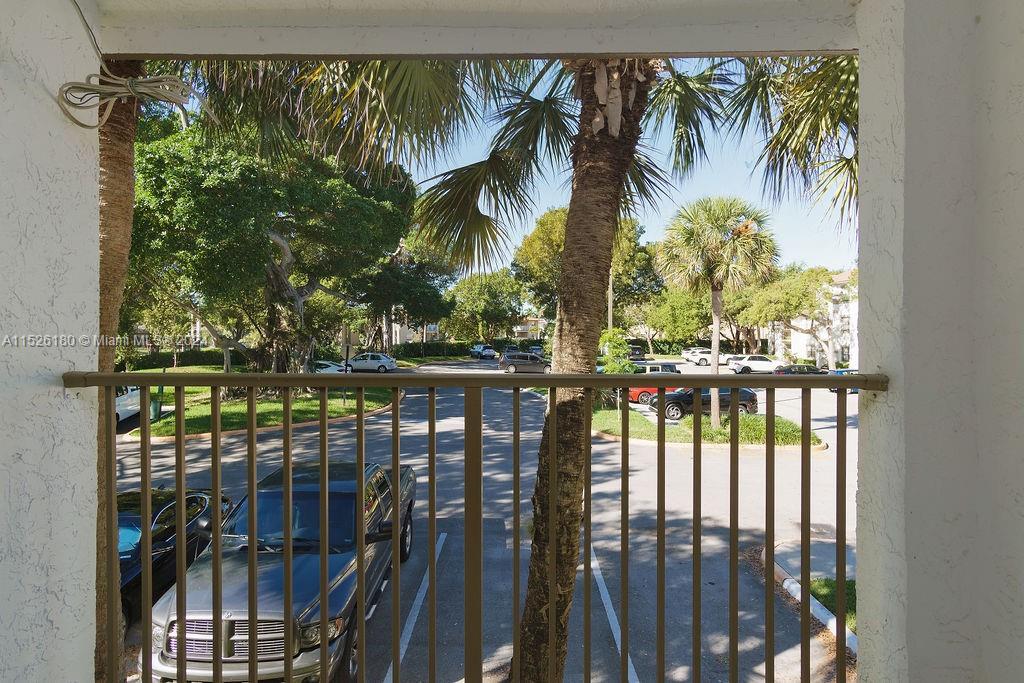 640 S Park Rd 21-4, Hollywood, Florida 33021, 3 Bedrooms Bedrooms, ,2 BathroomsBathrooms,Residentiallease,For Rent,640 S Park Rd 21-4,A11526180