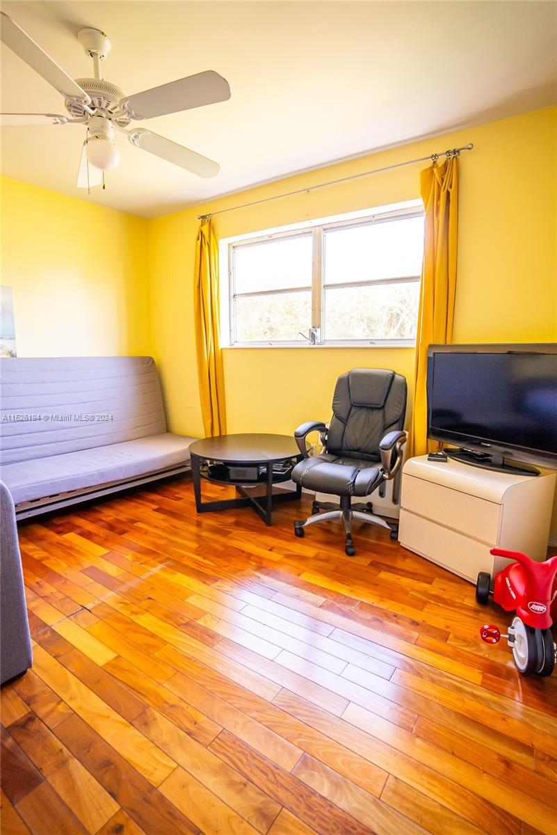 2444 Polk St 210, Hollywood, Florida 33020, 2 Bedrooms Bedrooms, ,1 BathroomBathrooms,Residential,For Sale,2444 Polk St 210,A11526194