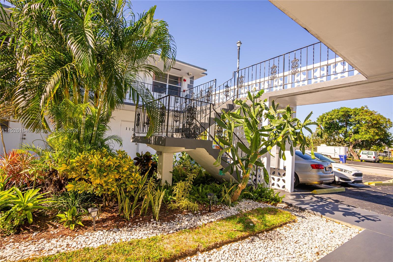 2444 Polk St 210, Hollywood, Florida 33020, 2 Bedrooms Bedrooms, ,1 BathroomBathrooms,Residential,For Sale,2444 Polk St 210,A11526194