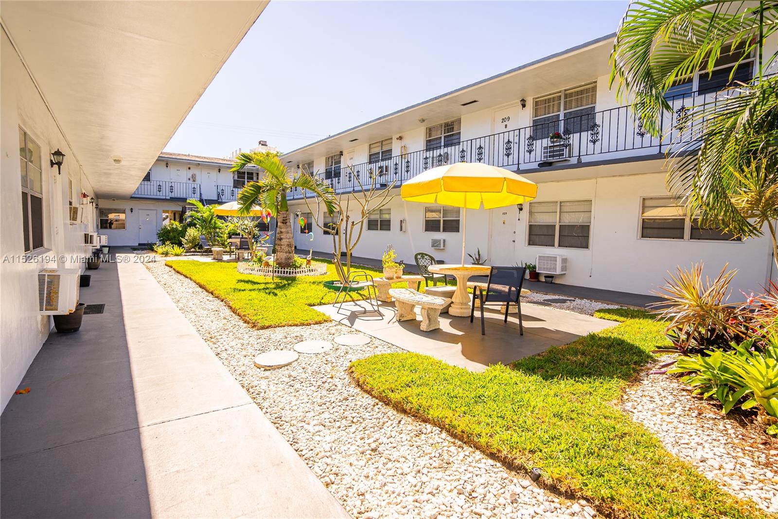 2444 Polk St 210, Hollywood, Florida 33020, 2 Bedrooms Bedrooms, ,1 BathroomBathrooms,Residential,For Sale,2444 Polk St 210,A11526194