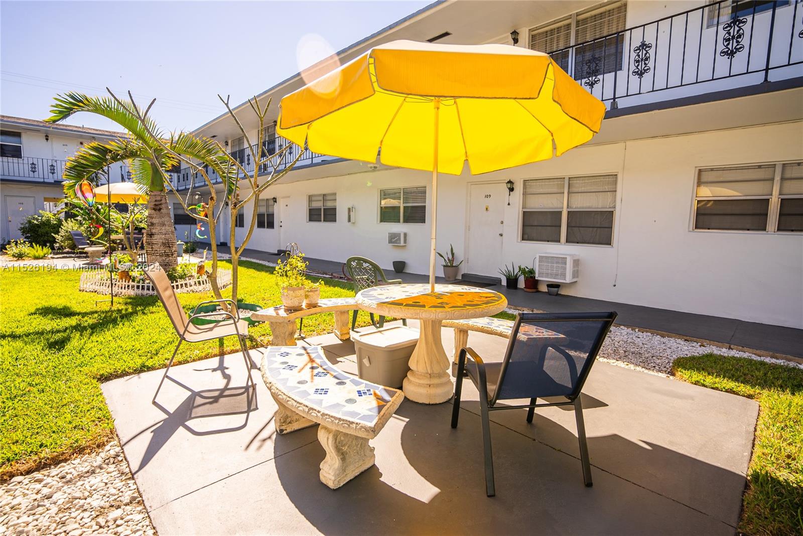 2444 Polk St 210, Hollywood, Florida 33020, 2 Bedrooms Bedrooms, ,1 BathroomBathrooms,Residential,For Sale,2444 Polk St 210,A11526194