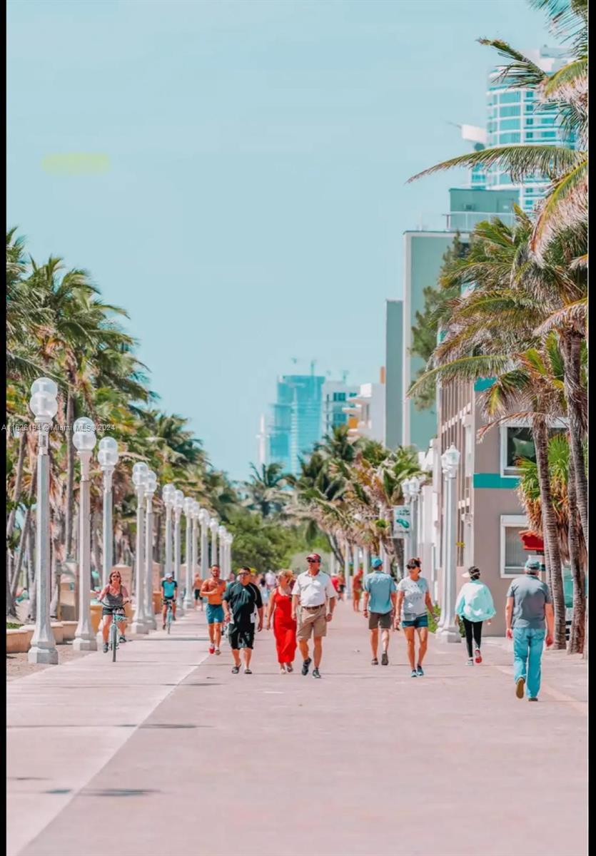 2444 Polk St 210, Hollywood, Florida 33020, 2 Bedrooms Bedrooms, ,1 BathroomBathrooms,Residential,For Sale,2444 Polk St 210,A11526194