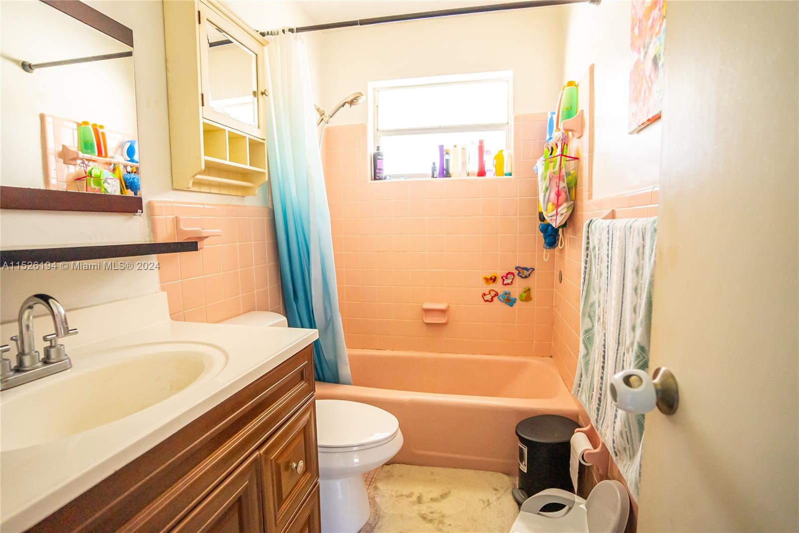 2444 Polk St 210, Hollywood, Florida 33020, 2 Bedrooms Bedrooms, ,1 BathroomBathrooms,Residential,For Sale,2444 Polk St 210,A11526194