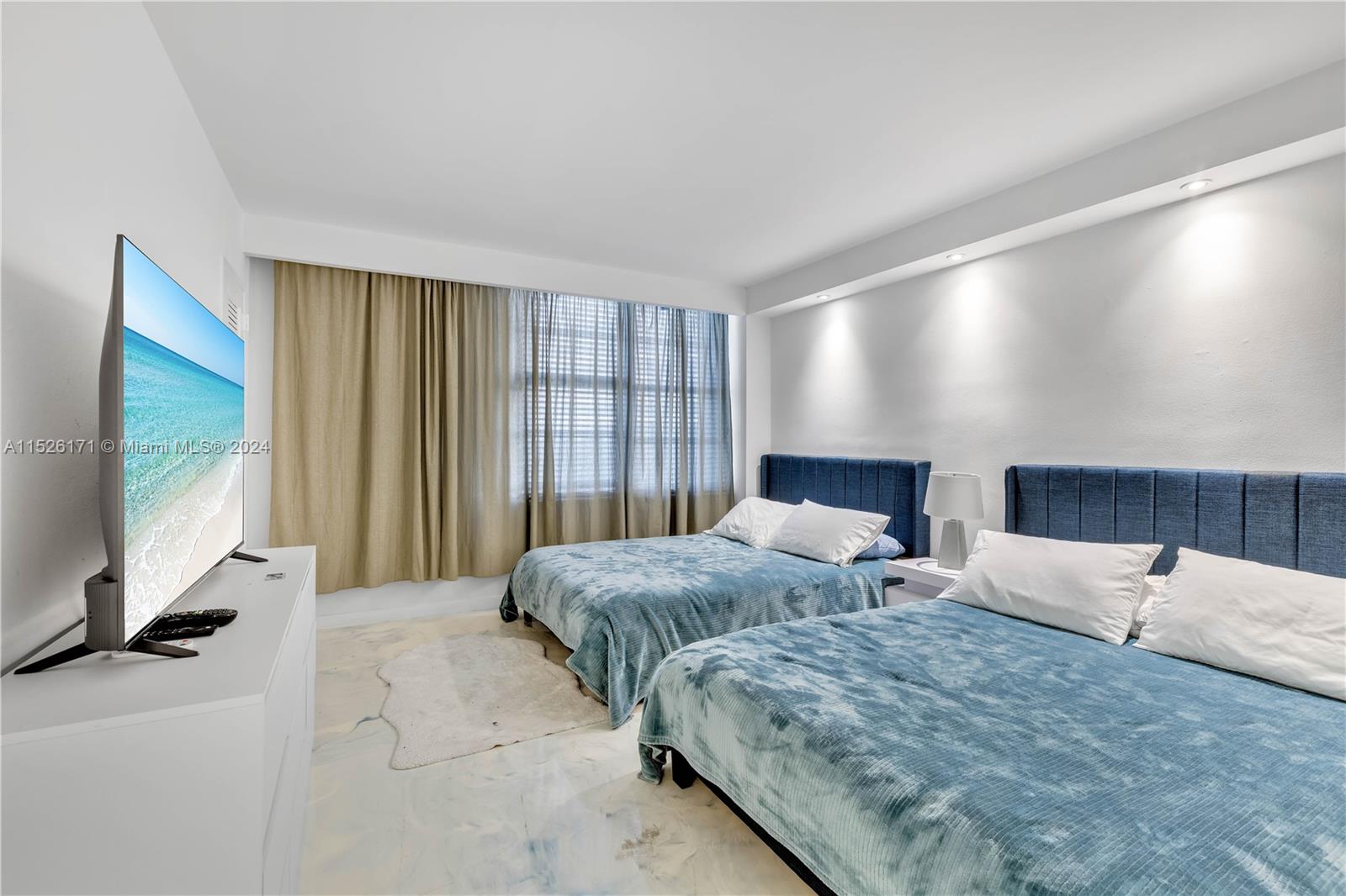5161 Collins Ave 410, Miami Beach, Florida 33140, 1 Bedroom Bedrooms, ,1 BathroomBathrooms,Residential,For Sale,5161 Collins Ave 410,A11526171