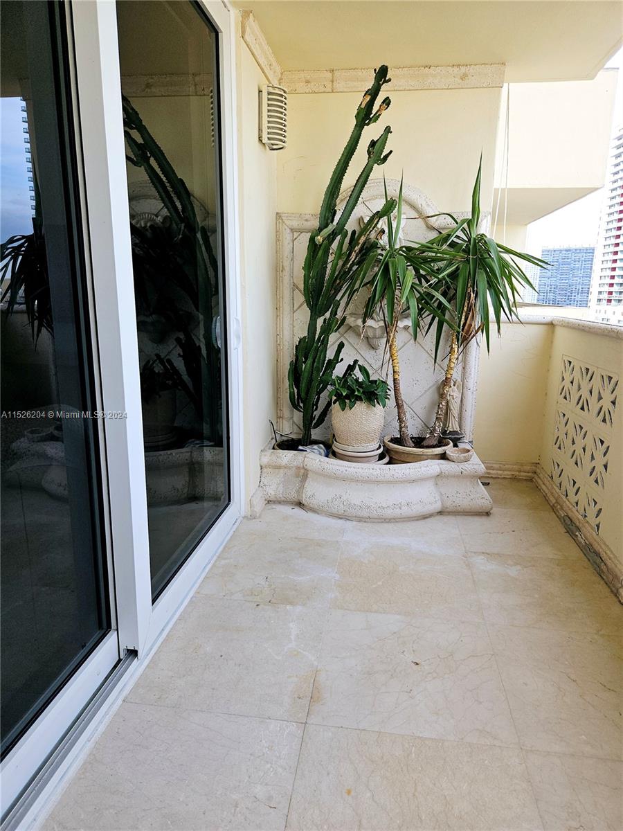 1833 S Ocean Dr 1403, Hallandale Beach, Florida 33009, 2 Bedrooms Bedrooms, ,2 BathroomsBathrooms,Residential,For Sale,1833 S Ocean Dr 1403,A11526204