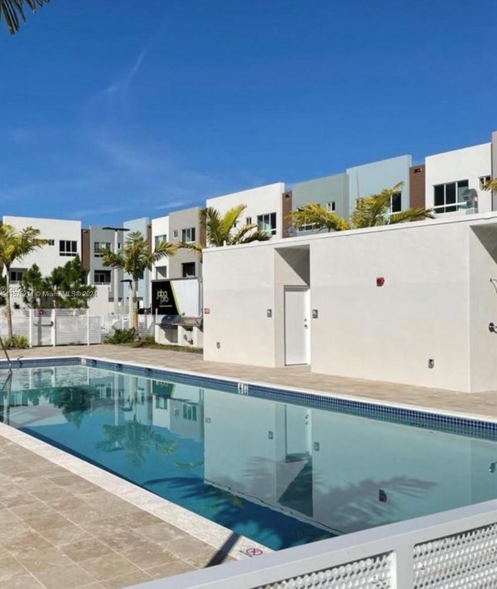 Miami, FL, 33180 United States, ,1 BathroomBathrooms,Residential,For Sale,A11526211