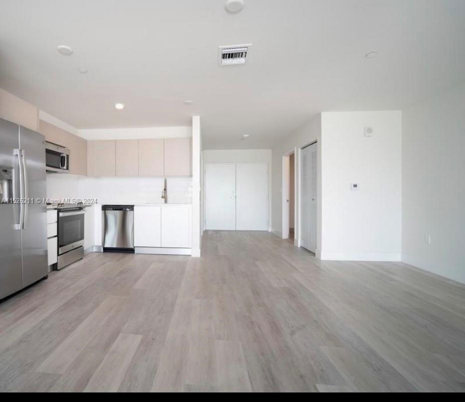 Miami, FL, 33180 United States, ,1 BathroomBathrooms,Residential,For Sale,A11526211