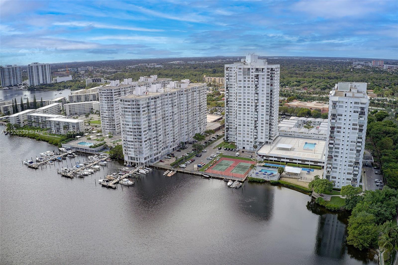 2780 183rd St, Aventura, FL, 33160 United States, 2 Bedrooms Bedrooms, ,2 BathroomsBathrooms,Residential,For Sale,183rd St,A11526239