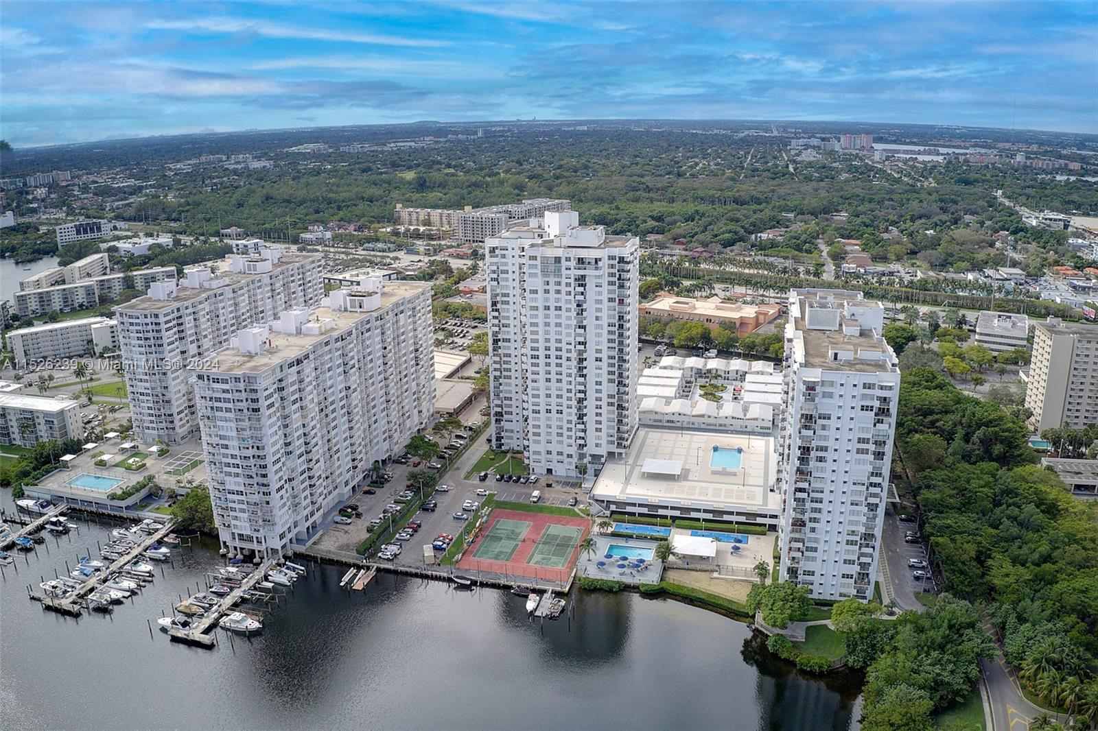 2780 183rd St, Aventura, FL, 33160 United States, 2 Bedrooms Bedrooms, ,2 BathroomsBathrooms,Residential,For Sale,183rd St,A11526239