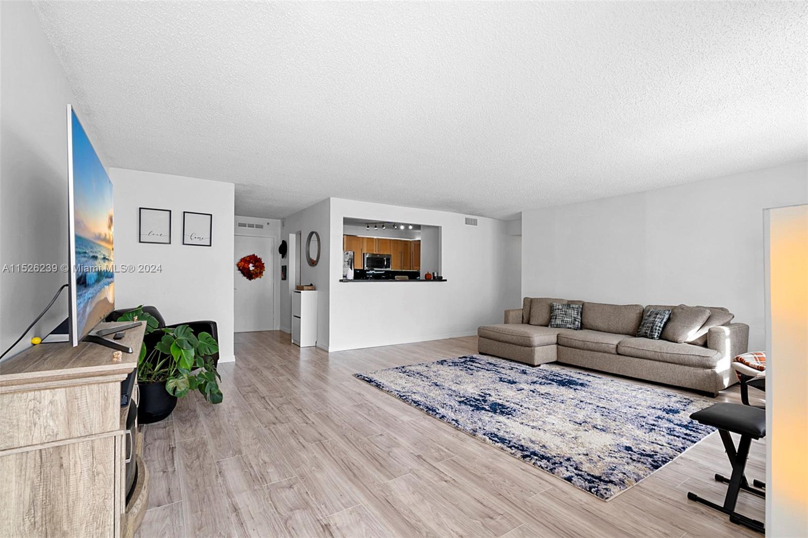 2780 183rd St, Aventura, FL, 33160 United States, 2 Bedrooms Bedrooms, ,2 BathroomsBathrooms,Residential,For Sale,183rd St,A11526239