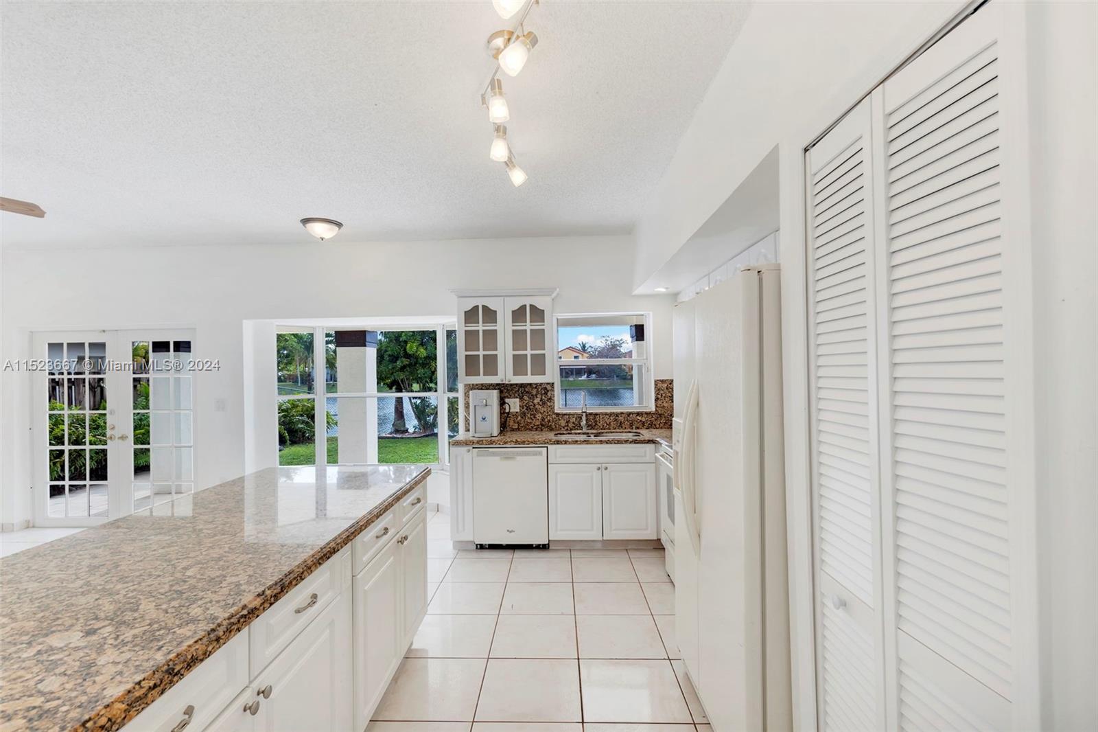 16064 SW 83rd Ter, Miami, Florida 33193, 4 Bedrooms Bedrooms, ,3 BathroomsBathrooms,Residential,For Sale,16064 SW 83rd Ter,A11523667