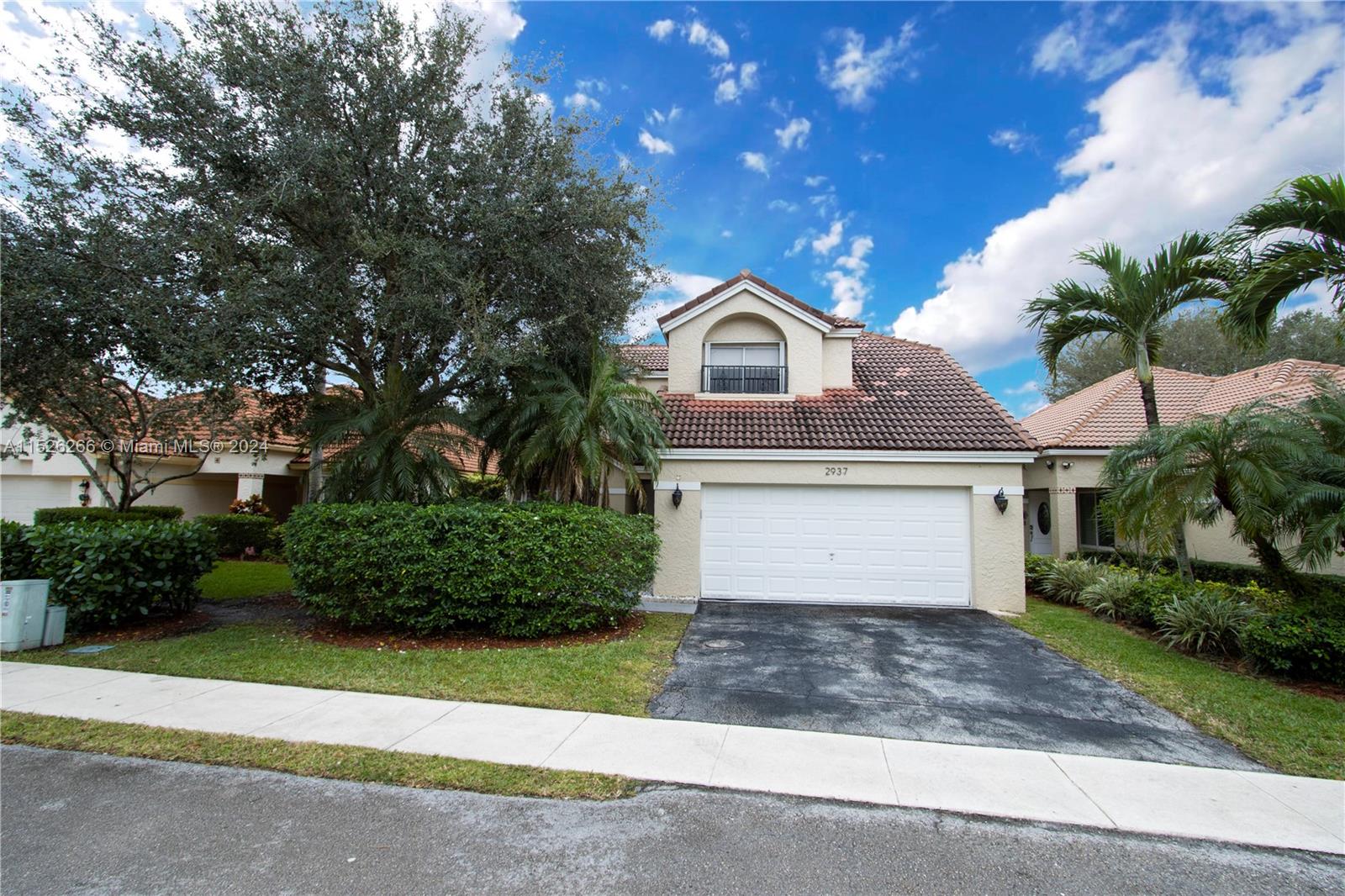 2937  Oak Park Cir  For Sale A11526266, FL