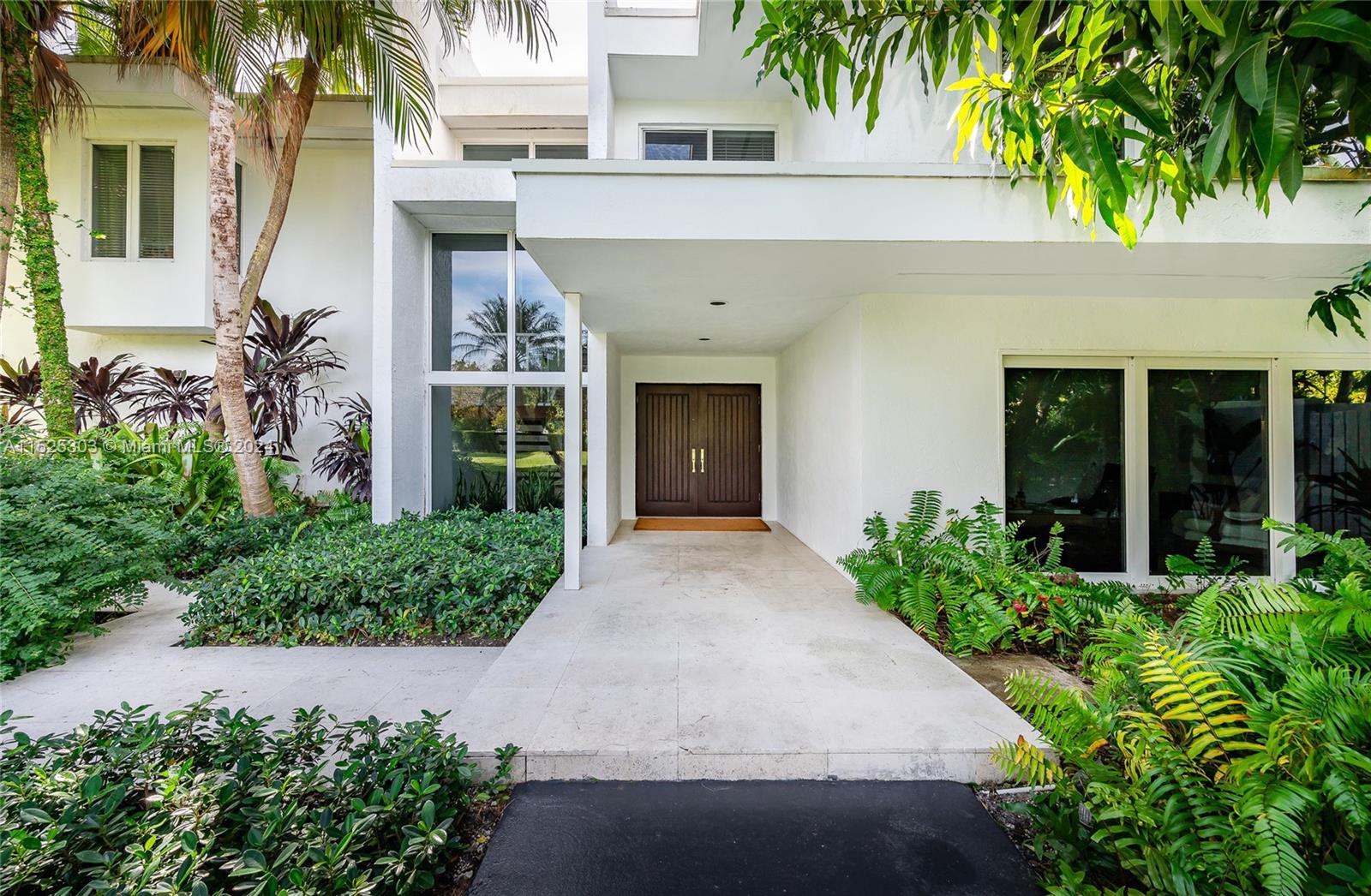 6320 132nd St, Pinecrest, FL, 33156 United States, 6 Bedrooms Bedrooms, ,5 BathroomsBathrooms,Residential,For Sale,132nd St,A11525303