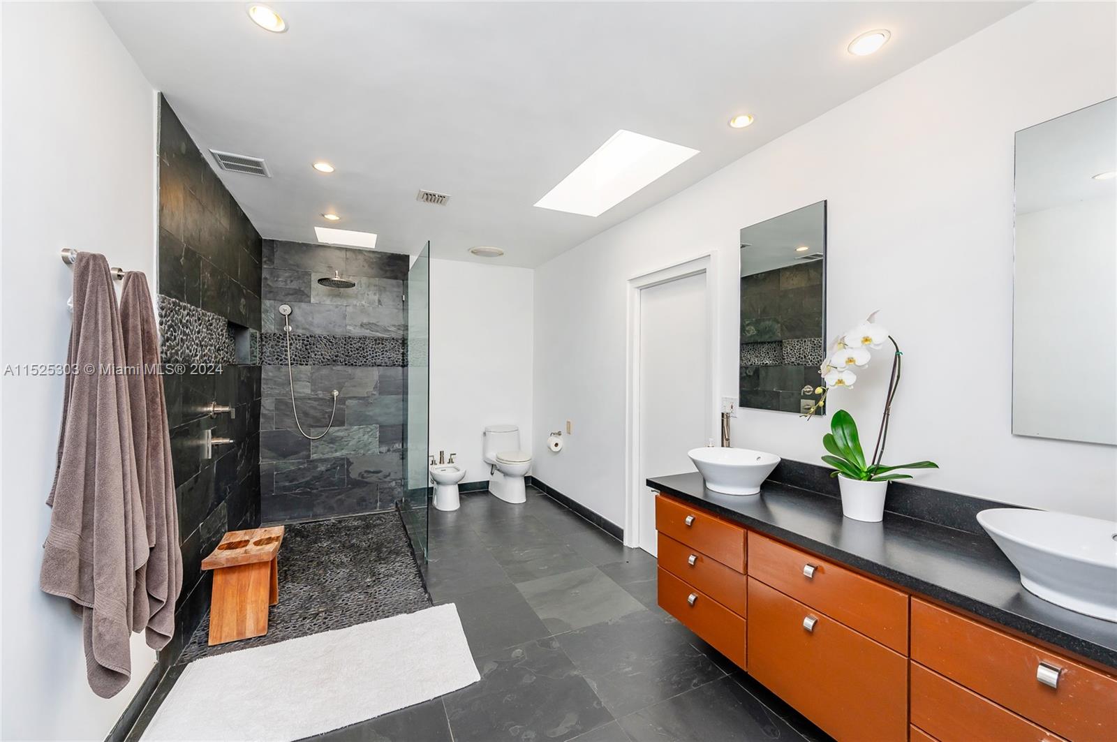 6320 132nd St, Pinecrest, FL, 33156 United States, 6 Bedrooms Bedrooms, ,5 BathroomsBathrooms,Residential,For Sale,132nd St,A11525303