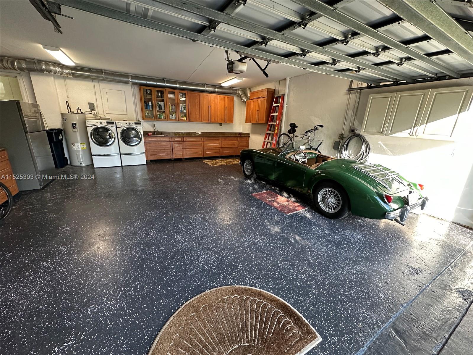 6320 132nd St, Pinecrest, FL, 33156 United States, 6 Bedrooms Bedrooms, ,5 BathroomsBathrooms,Residential,For Sale,132nd St,A11525303