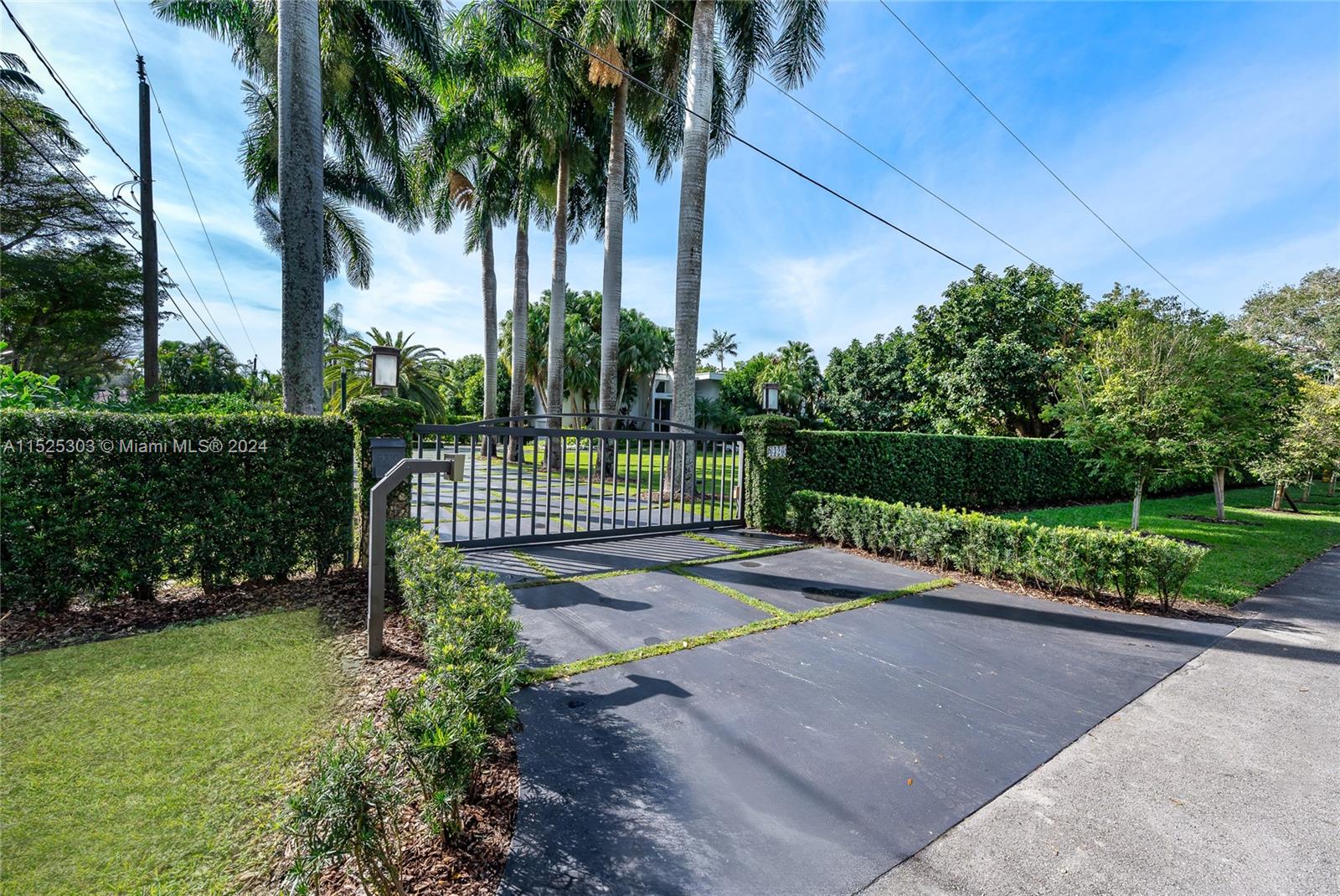 6320 132nd St, Pinecrest, FL, 33156 United States, 6 Bedrooms Bedrooms, ,5 BathroomsBathrooms,Residential,For Sale,132nd St,A11525303