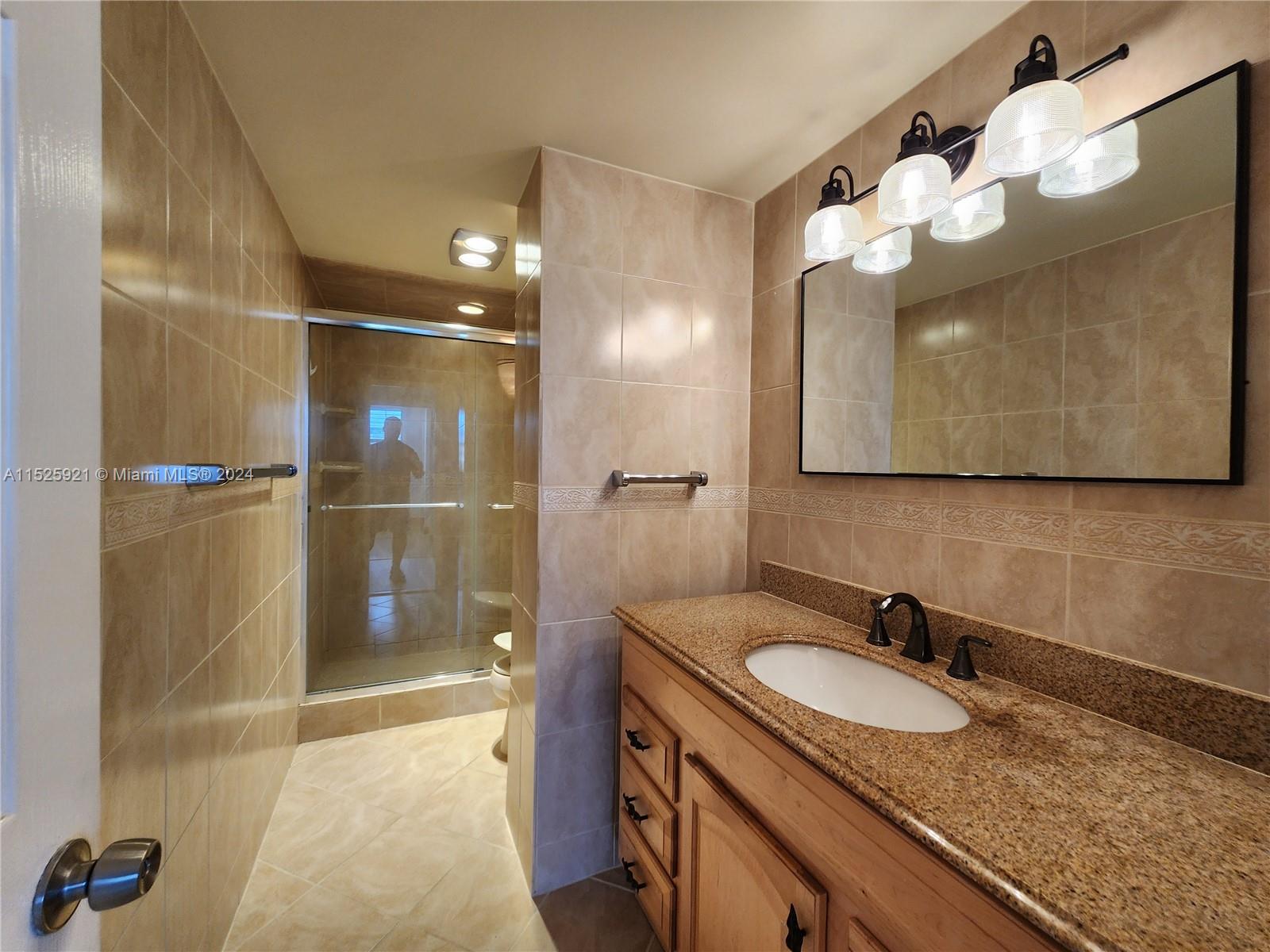 4350 Hillcrest Dr 715, Hollywood, Florida 33021, 2 Bedrooms Bedrooms, ,2 BathroomsBathrooms,Residential,For Sale,4350 Hillcrest Dr 715,A11525921