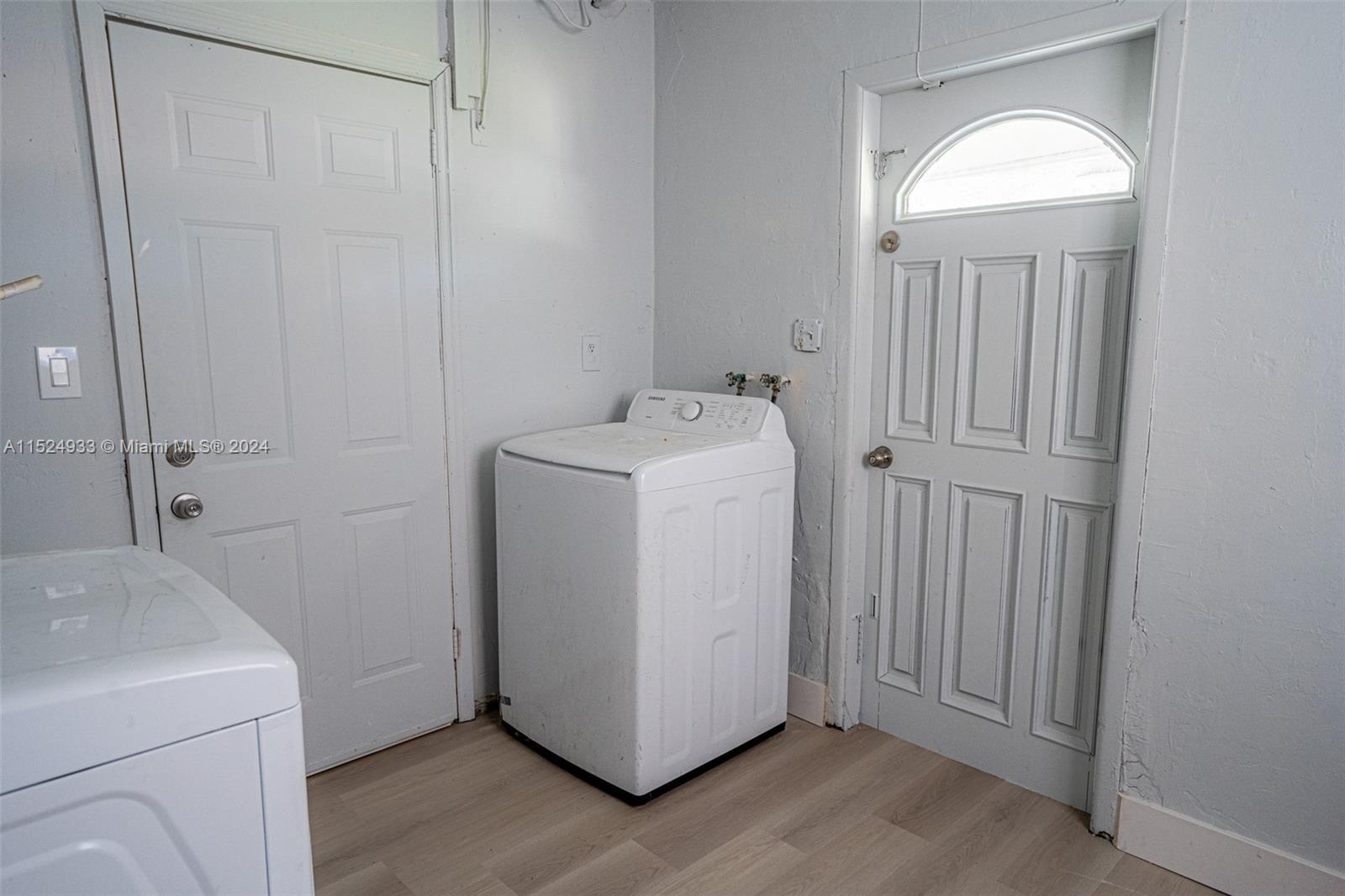 660 28th Dr, Fort Lauderdale, FL, 33312 United States, 4 Bedrooms Bedrooms, ,2 BathroomsBathrooms,Residential,For Sale,28th Dr,A11524933