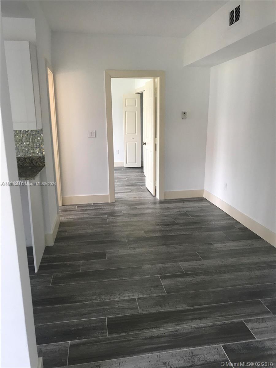 2500 NE 192nd St 6, Miami, Florida 33180, 1 Bedroom Bedrooms, ,1 BathroomBathrooms,Residentiallease,For Rent,2500 NE 192nd St 6,A11526304