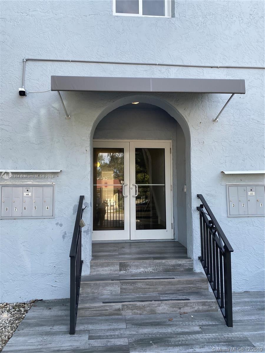 2500 NE 192nd St 6, Miami, Florida 33180, 1 Bedroom Bedrooms, ,1 BathroomBathrooms,Residentiallease,For Rent,2500 NE 192nd St 6,A11526304