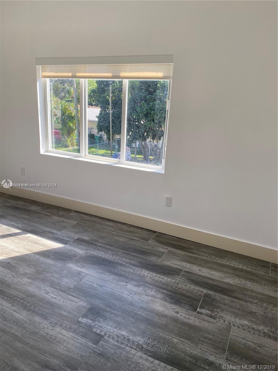 2500 NE 192nd St 6, Miami, Florida 33180, 1 Bedroom Bedrooms, ,1 BathroomBathrooms,Residentiallease,For Rent,2500 NE 192nd St 6,A11526304