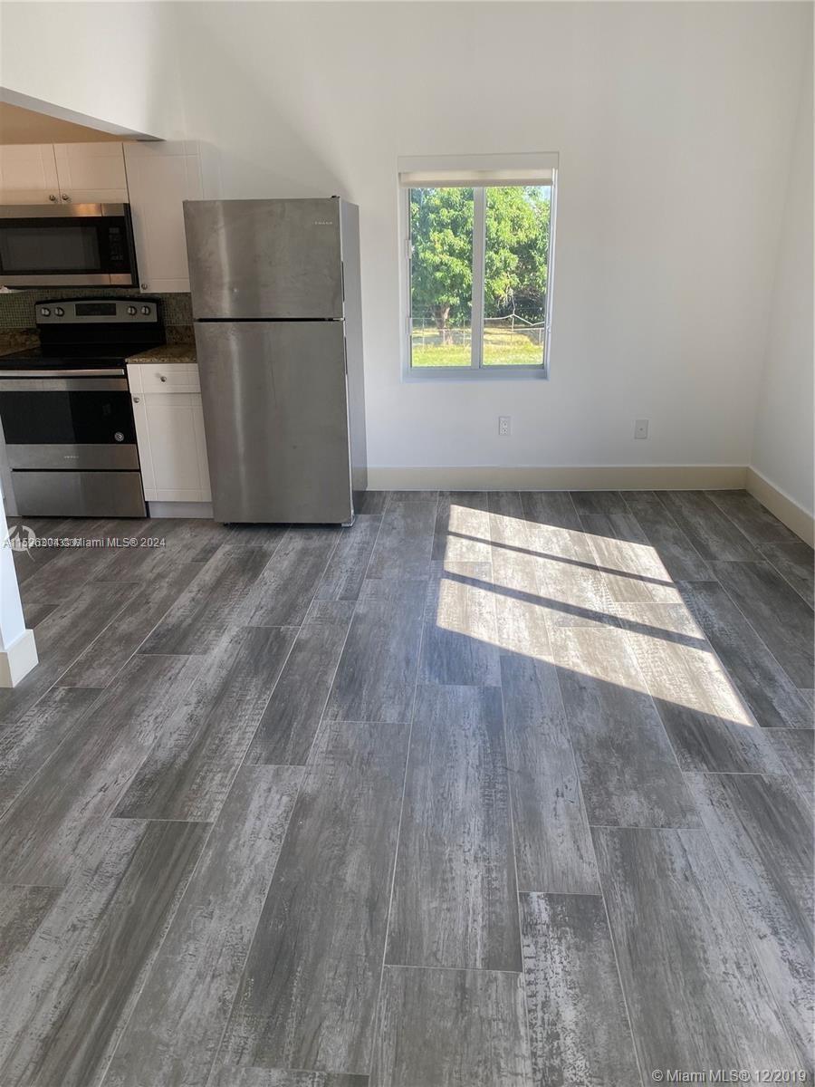 2500 NE 192nd St 6, Miami, Florida 33180, 1 Bedroom Bedrooms, ,1 BathroomBathrooms,Residentiallease,For Rent,2500 NE 192nd St 6,A11526304