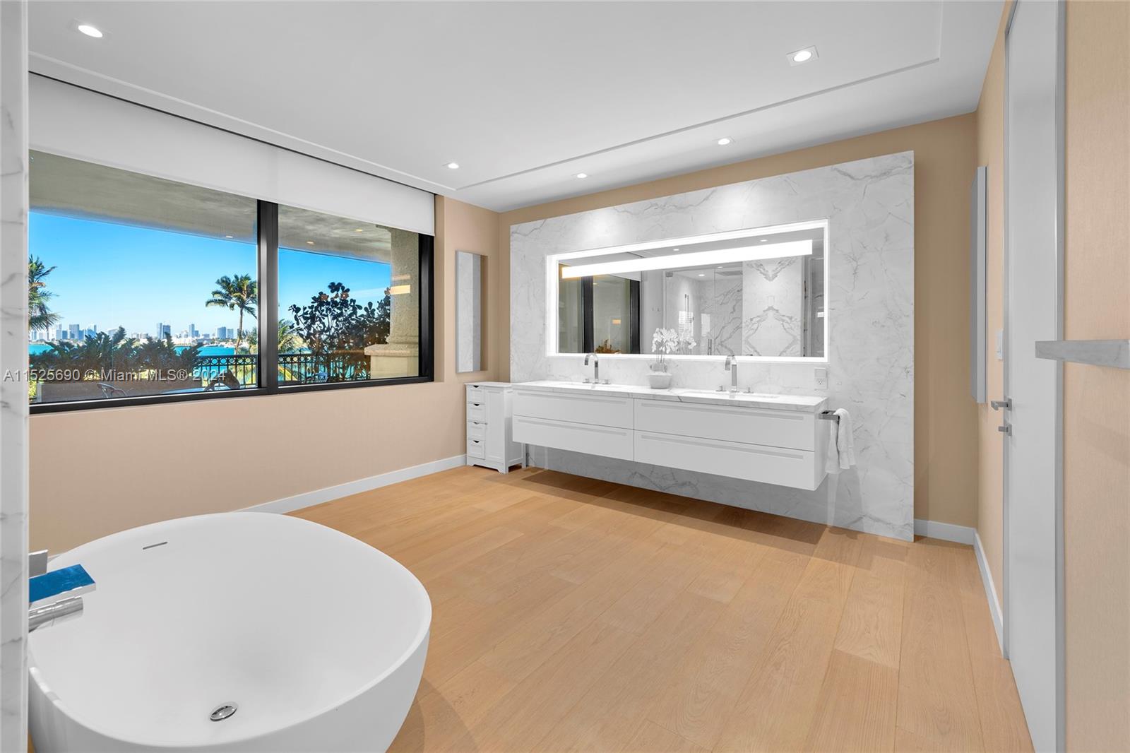 6800 Fisher Island Dr, Miami Beach, FL, 33109 United States, 4 Bedrooms Bedrooms, ,4 BathroomsBathrooms,Residential,For Sale,Fisher Island Dr,A11525690