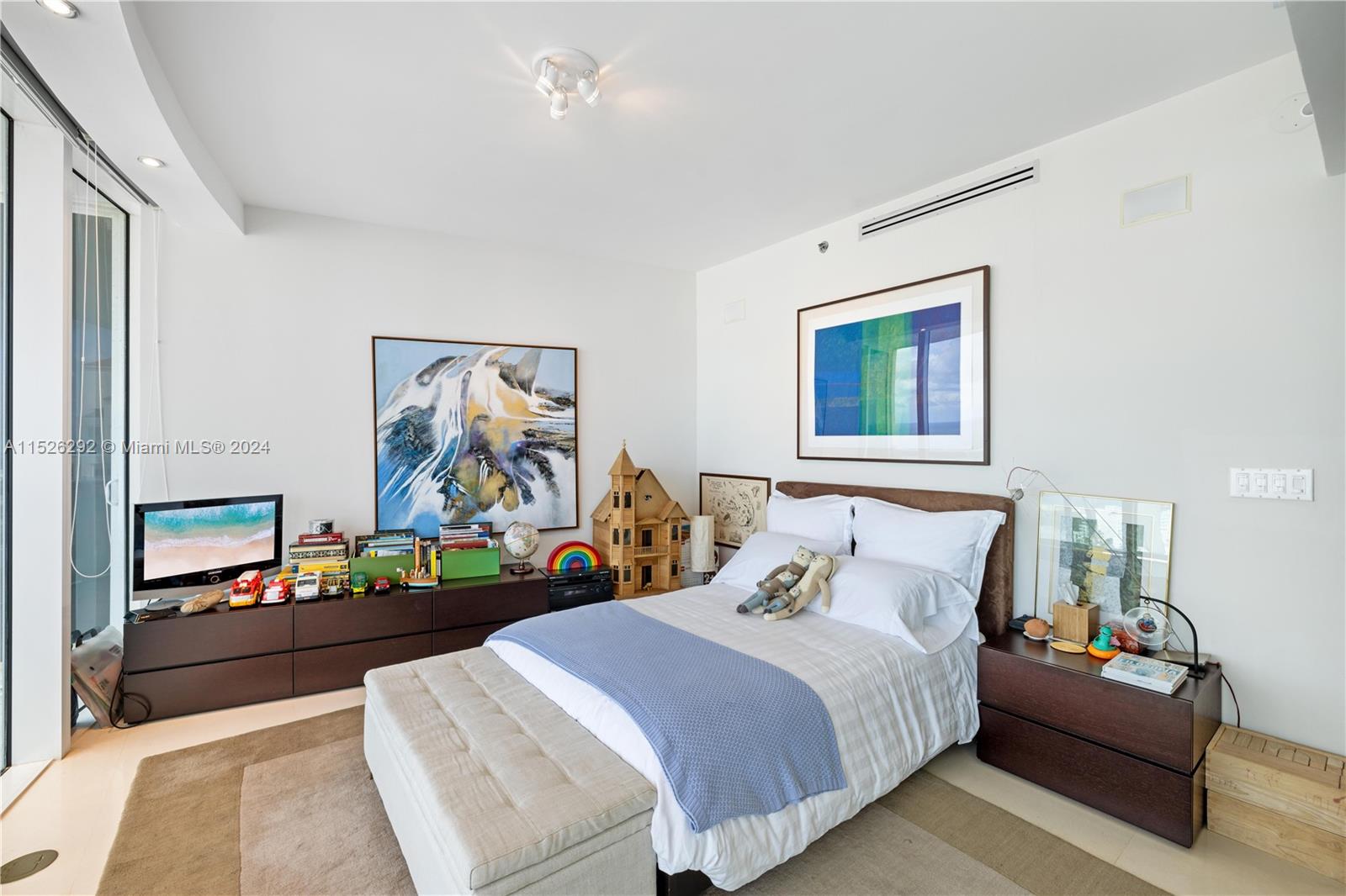 1000 Pointe Dr, Miami Beach, FL, 33139 United States, 3 Bedrooms Bedrooms, ,3 BathroomsBathrooms,Residential,For Sale,Pointe Dr,A11526292