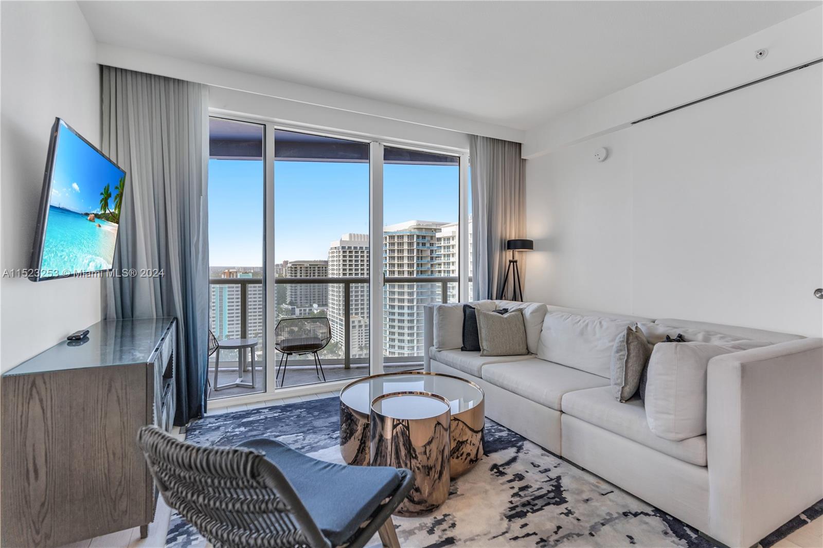 3101 Bayshore Dr, Fort Lauderdale, FL, 33304 United States, 2 Bedrooms Bedrooms, ,2 BathroomsBathrooms,Residential,For Sale,Bayshore Dr,A11523253