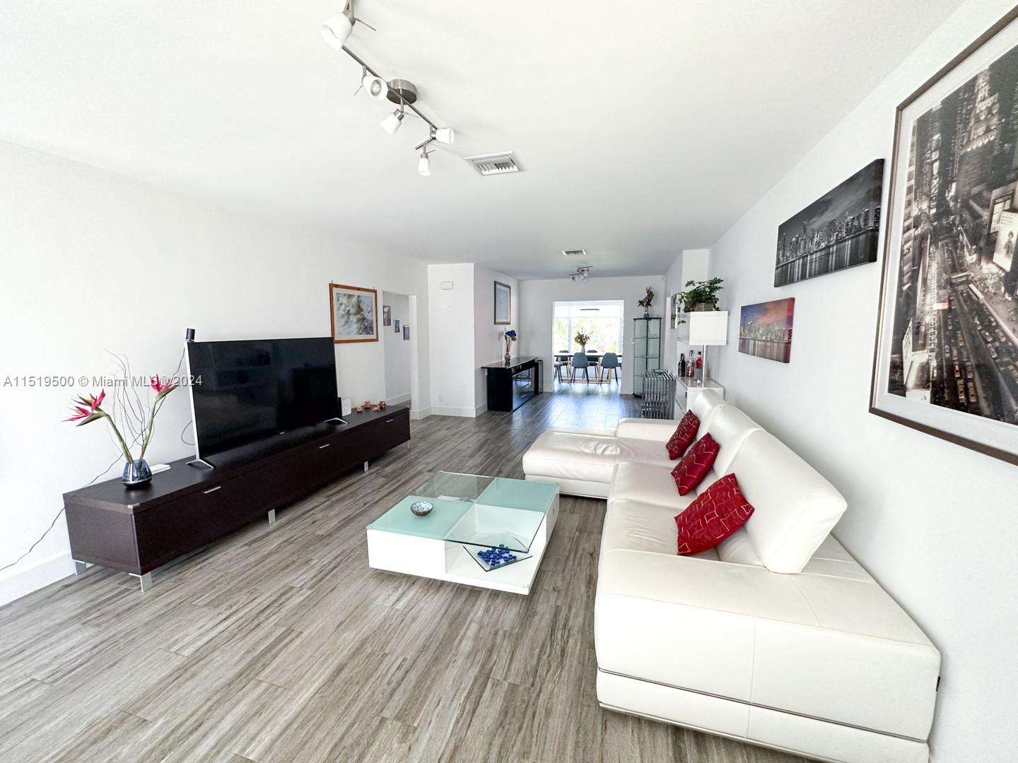 9008 Byron Ave, Surfside, Florida 33154, 3 Bedrooms Bedrooms, ,2 BathroomsBathrooms,Residential,For Sale,9008 Byron Ave,A11519500