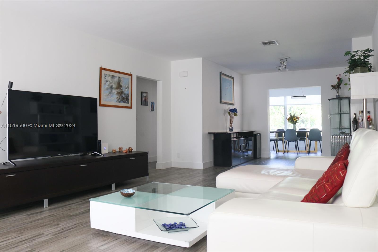 9008 Byron Ave, Surfside, Florida 33154, 3 Bedrooms Bedrooms, ,2 BathroomsBathrooms,Residential,For Sale,9008 Byron Ave,A11519500