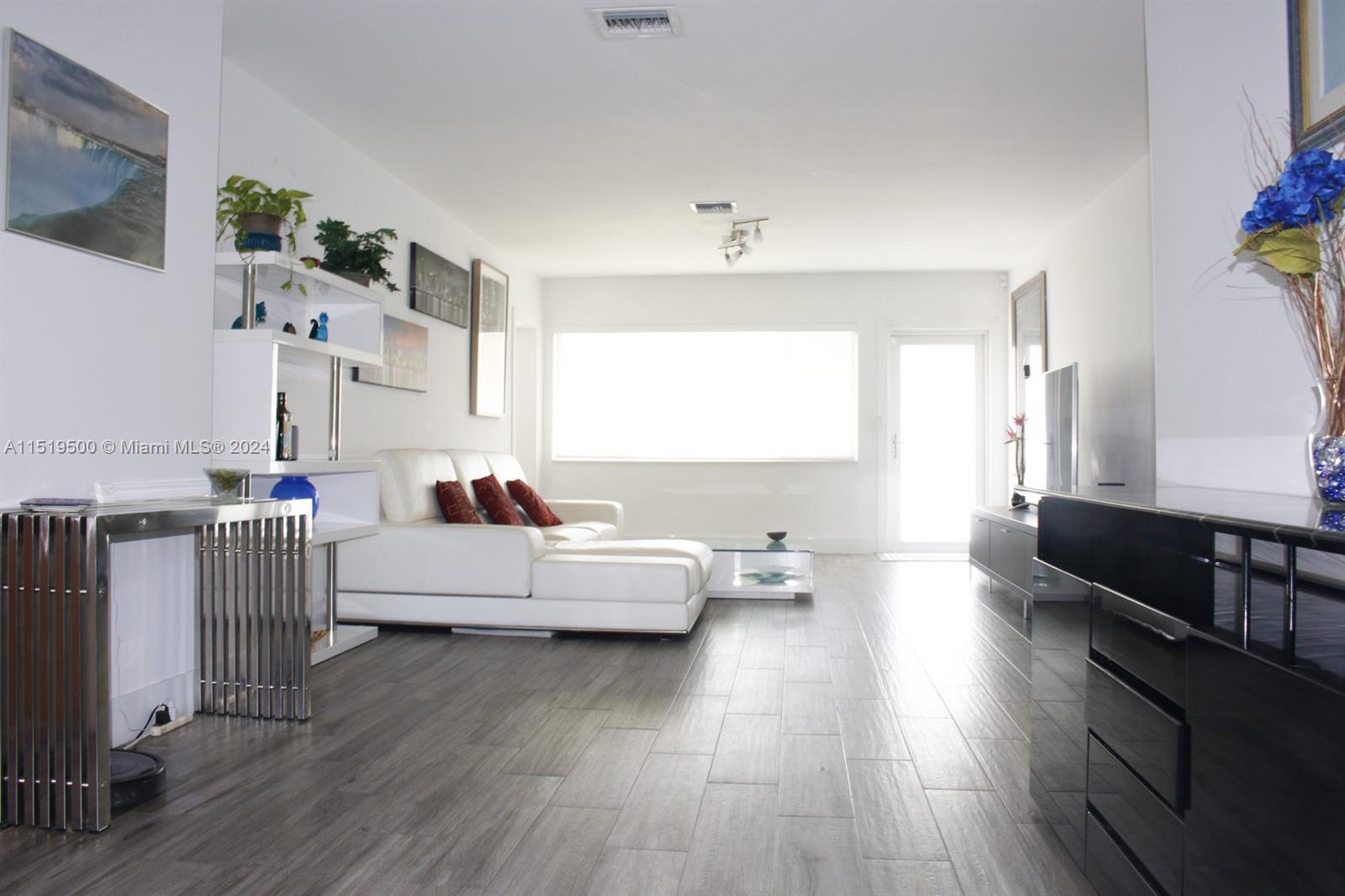 9008 Byron Ave, Surfside, Florida 33154, 3 Bedrooms Bedrooms, ,2 BathroomsBathrooms,Residential,For Sale,9008 Byron Ave,A11519500