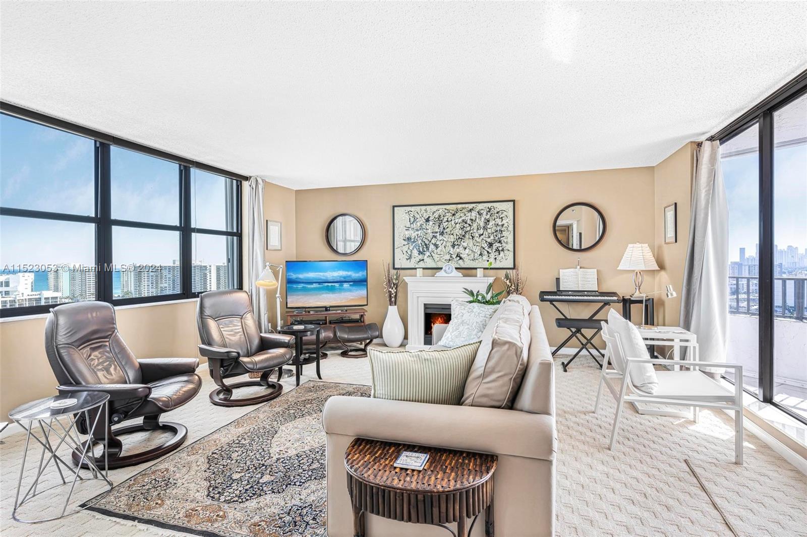 Sliding door to Balcony