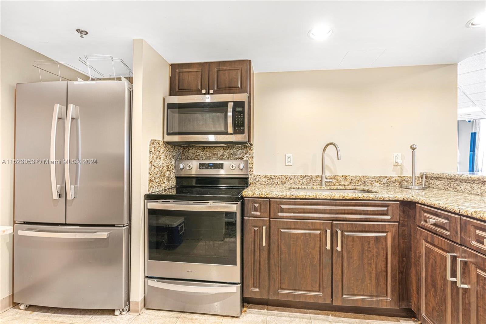 heated pool & jacuzzi