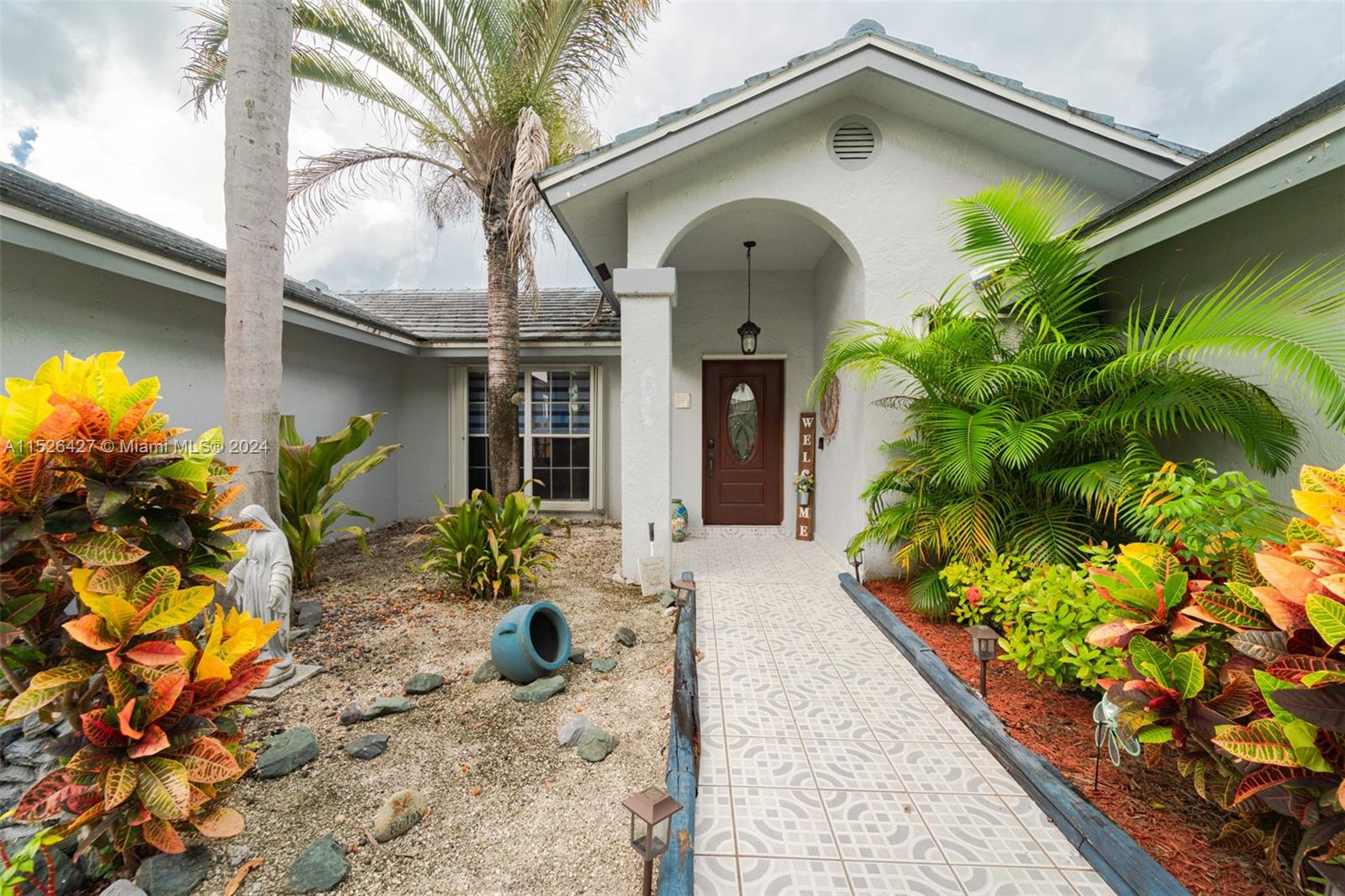 14461 SW 163rd Ter  For Sale A11526427, FL