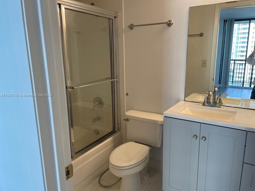 540 Brickell Key Dr 1600, Miami, Florida 33131, 1 Bedroom Bedrooms, ,1 BathroomBathrooms,Residential,For Sale,540 Brickell Key Dr 1600,A11525732