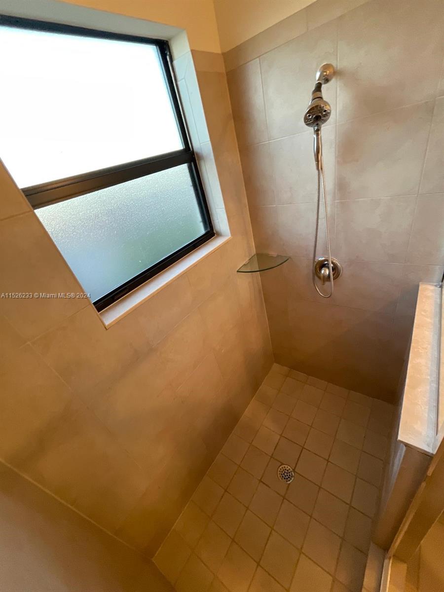 125 SE 34th Ter 125, Homestead, Florida 33033, 3 Bedrooms Bedrooms, ,2 BathroomsBathrooms,Residentiallease,For Rent,125 SE 34th Ter 125,A11526233