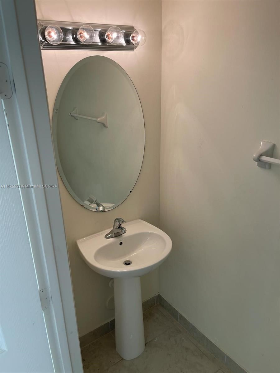 125 SE 34th Ter 125, Homestead, Florida 33033, 3 Bedrooms Bedrooms, ,2 BathroomsBathrooms,Residentiallease,For Rent,125 SE 34th Ter 125,A11526233