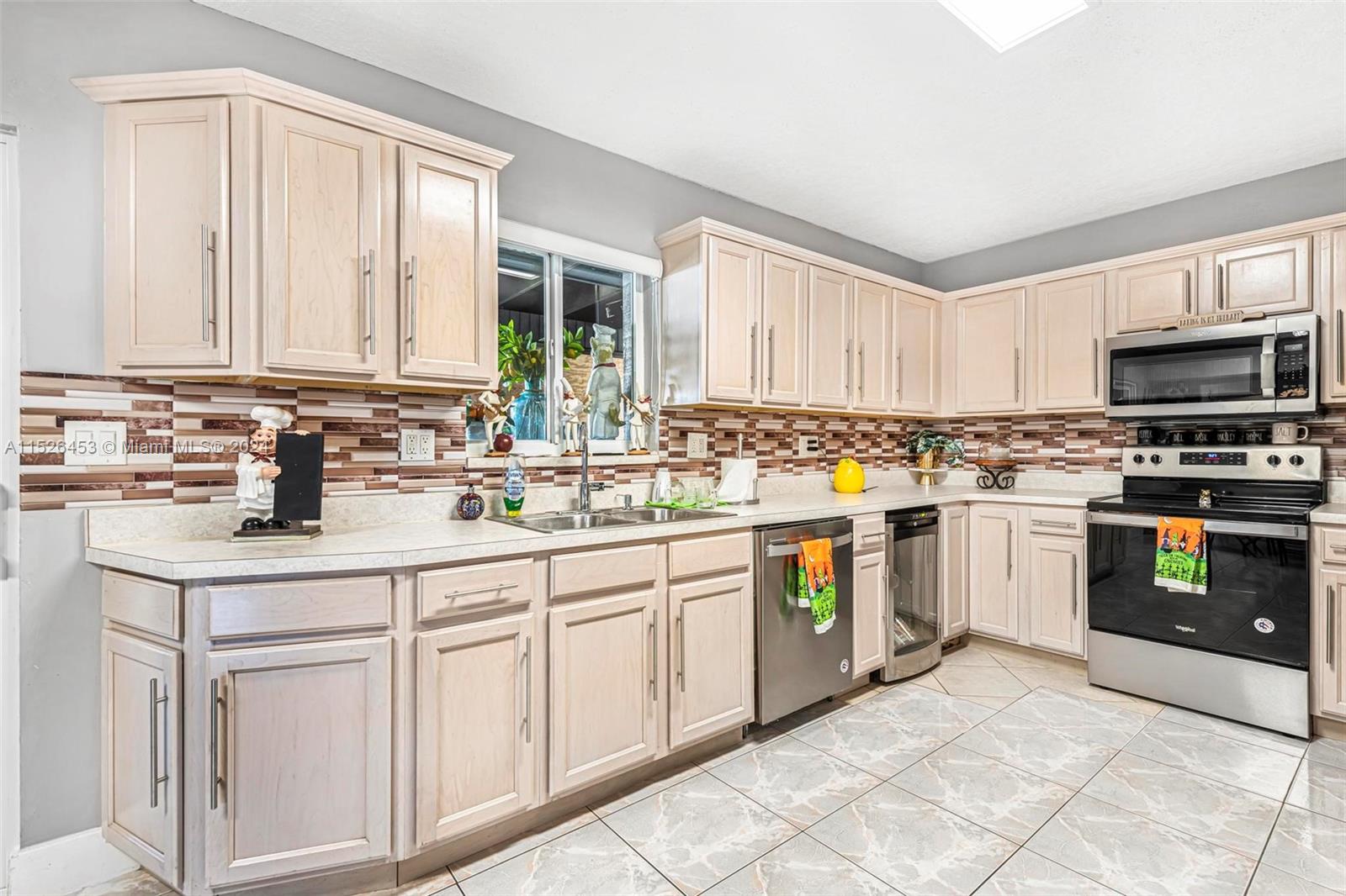 545 NW 12th St, Homestead, Florida 33030, 5 Bedrooms Bedrooms, ,3 BathroomsBathrooms,Residential,For Sale,545 NW 12th St,A11526453