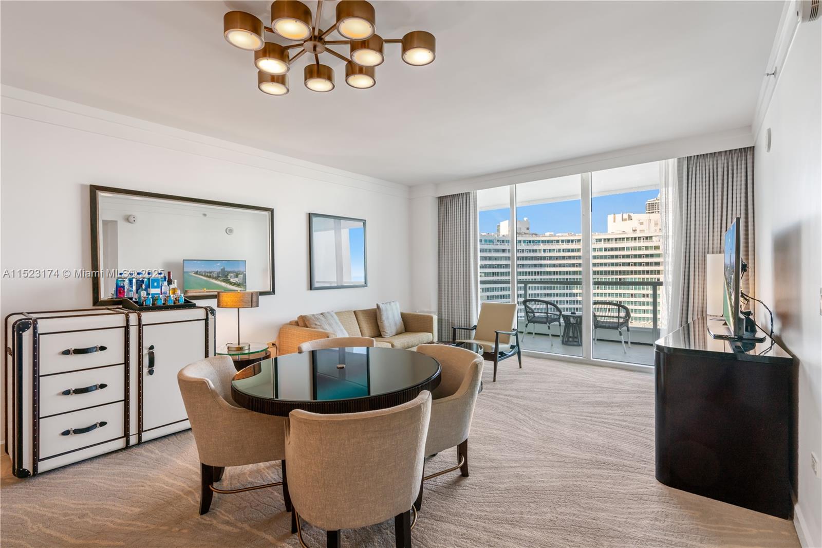 4391 COLLINS AV 1007, Miami Beach, Florida 33140, 1 Bedroom Bedrooms, ,1 BathroomBathrooms,Residential,For Sale,4391 COLLINS AV 1007,A11523174