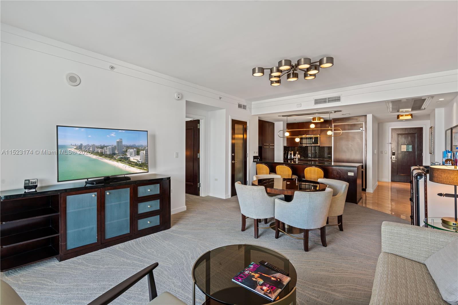 4391 COLLINS AV 1007, Miami Beach, Florida 33140, 1 Bedroom Bedrooms, ,1 BathroomBathrooms,Residential,For Sale,4391 COLLINS AV 1007,A11523174