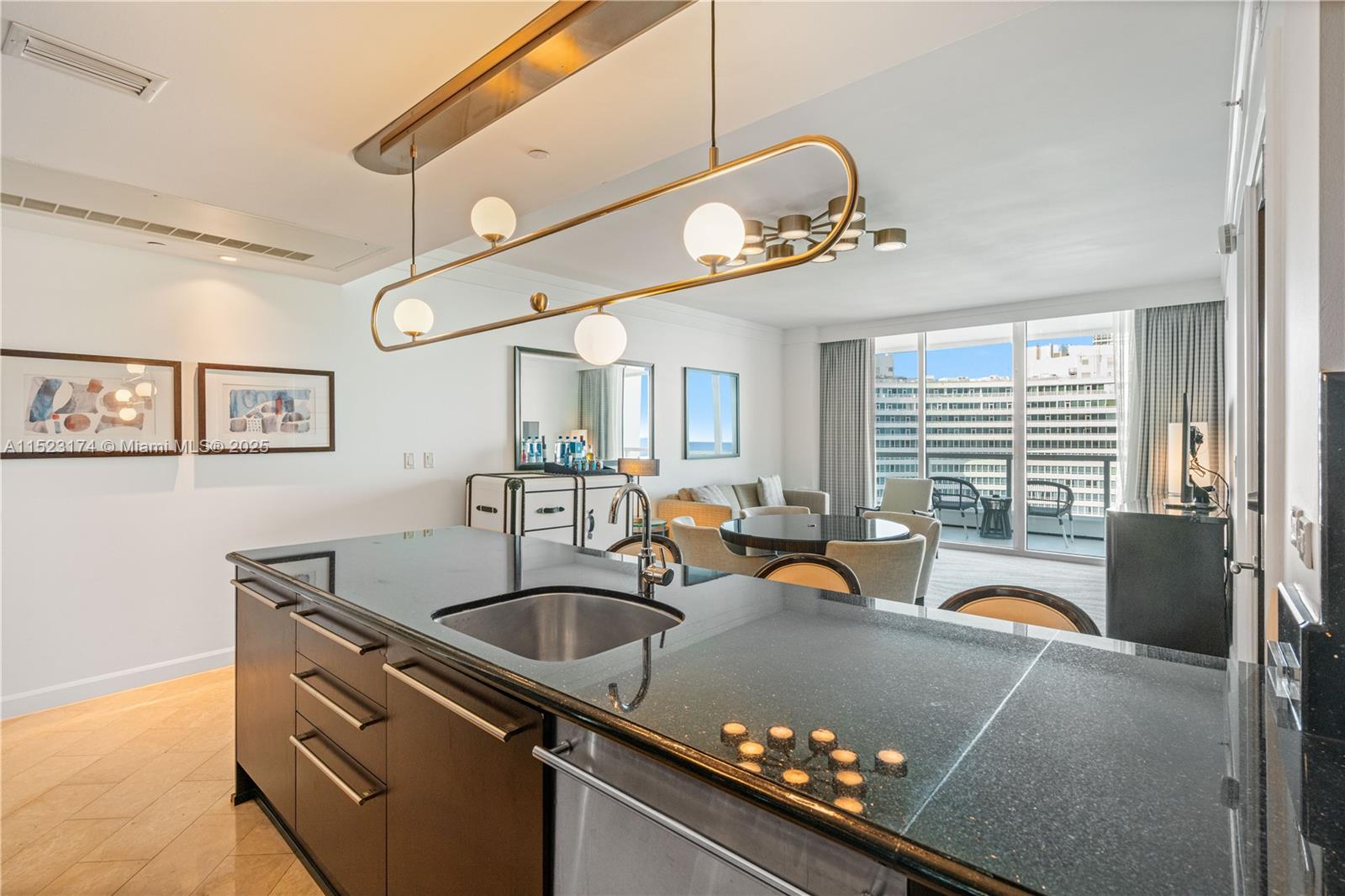 4391 COLLINS AV 1007, Miami Beach, Florida 33140, 1 Bedroom Bedrooms, ,1 BathroomBathrooms,Residential,For Sale,4391 COLLINS AV 1007,A11523174