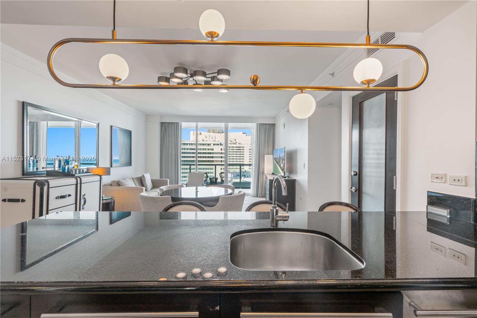 4391 COLLINS AV 1007, Miami Beach, Florida 33140, 1 Bedroom Bedrooms, ,1 BathroomBathrooms,Residential,For Sale,4391 COLLINS AV 1007,A11523174