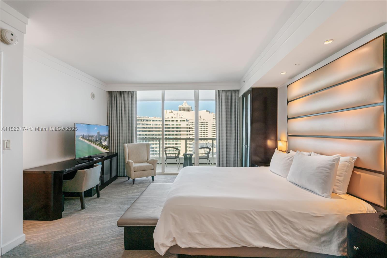 4391 COLLINS AV 1007, Miami Beach, Florida 33140, 1 Bedroom Bedrooms, ,1 BathroomBathrooms,Residential,For Sale,4391 COLLINS AV 1007,A11523174